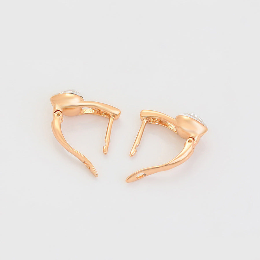 Stunnig Gold-plated earrings with heart shaped crystals - view from side -beautiquepoint.com